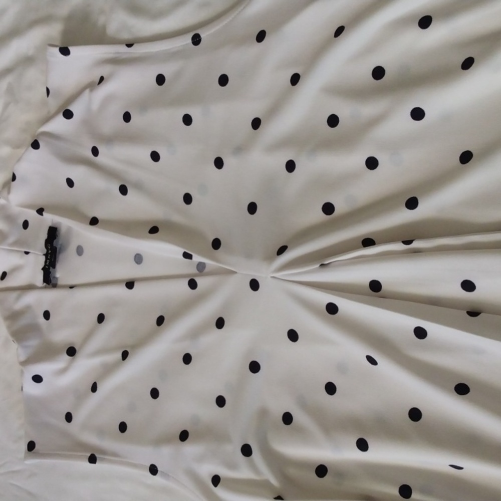 IN NYC Women's polka dot sleeveless lined top